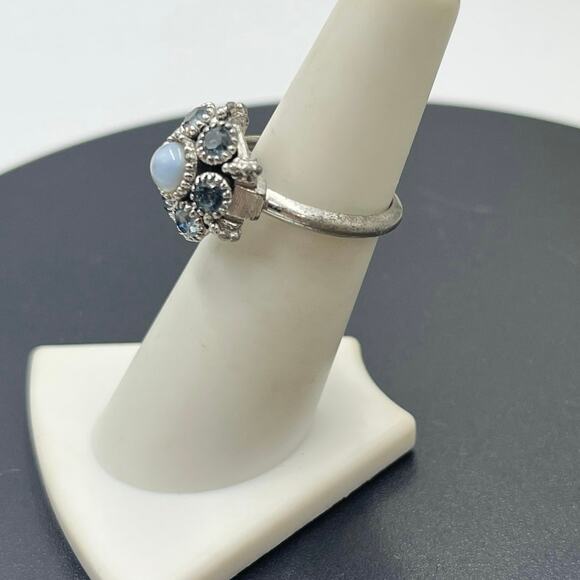 Avon‎ Vintage 1974 Blue Glass Crystal Moonglow Magic Cluster Flower Ring ADJ 5.5 - Picture 3 of 8